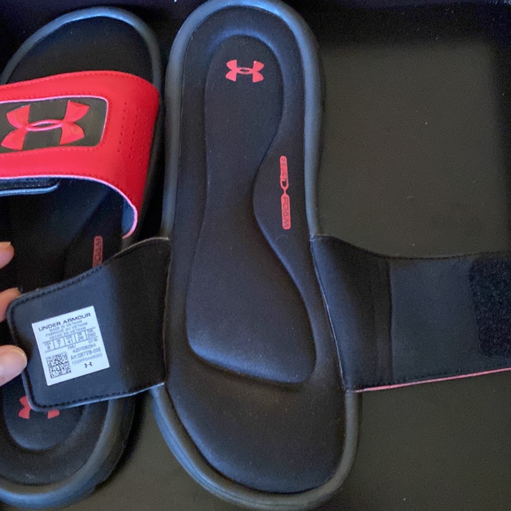 Under Armour Men’s Slide-on Foam Cushion Sandals in Black & Red - Size 8 - Picture 5 of 11